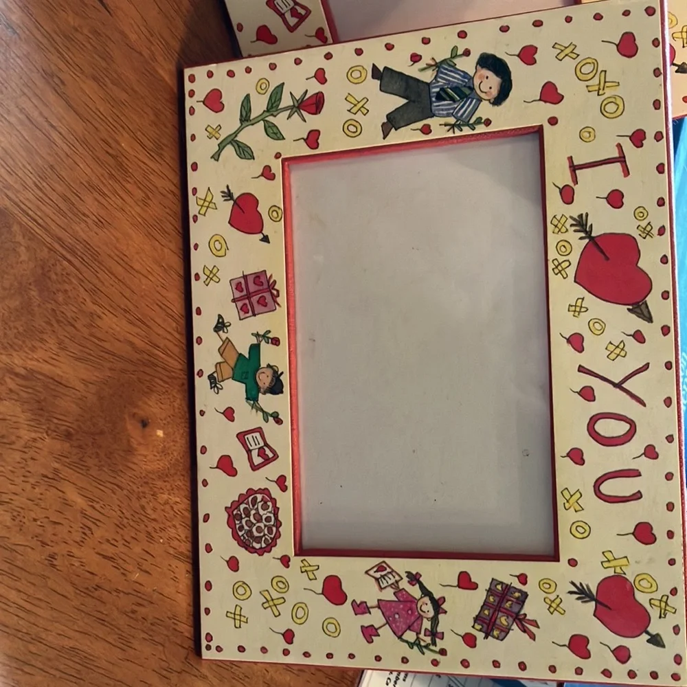 Sweet set of 3 “I love you” picture frames, very good condition!